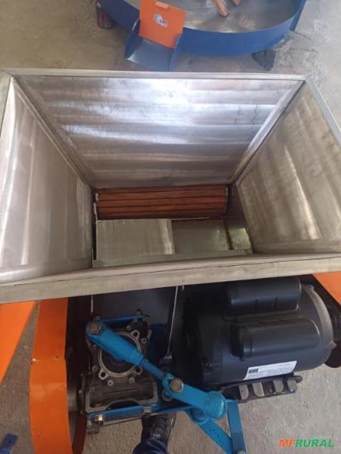 Ralador e Triturador Inox Imagem Ralador e Triturador Inox