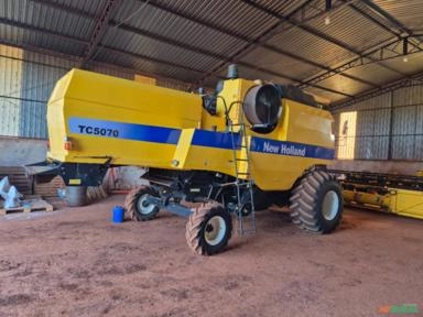 Colheitadeira New Holland TC 5070 ano 2012 Imagem Colheitadeira New Holland TC 5070 ano 2012