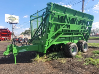 Transbordos de Cana Picada , Grãos , Laranja e Amendoim . Imagem Transbordos de Cana Picada , Grãos , Laranja e Amendoim .