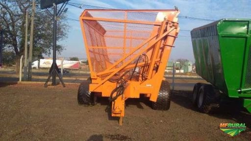 Transbordo de Cana Santal - 10 Toneladas Imagem Transbordo de Cana Santal - 10 Toneladas