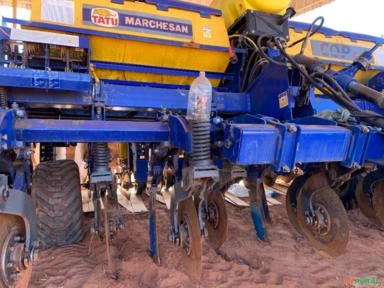 Plantadeira Tatu COP CA 9 Linhas com Aplicador de Sulco e Contador de Sementes Imagem Plantadeira Tatu COP CA 9 Linhas com Aplicador de Sulco e Contador de Sementes