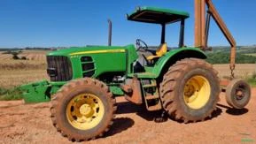 Trator John Deere 6125