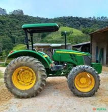 Trator John Deere 5060 E