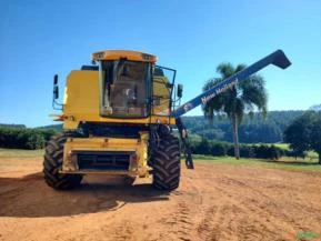 Colheitadeira New Holland TC 5090