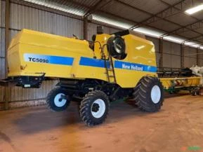 Colheitadeira New Holland TC 5090