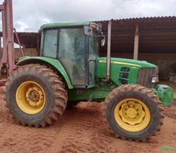 Trator John Deere 6115j