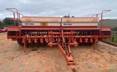 SEMEADEIRA DE TRIGO Imagem SEMEADEIRA DE TRIGO