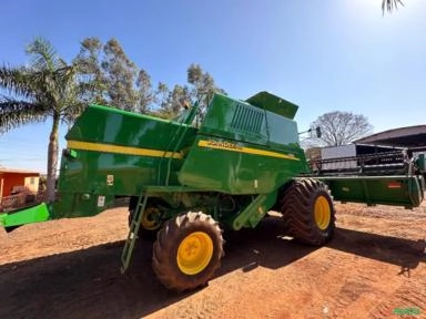 Imagem Colheitadeira John Deere 1550 Imagem Colheitadeira John Deere 1550