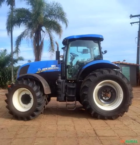 Trator New Holland T7.205 Imagem Trator New Holland T7.205