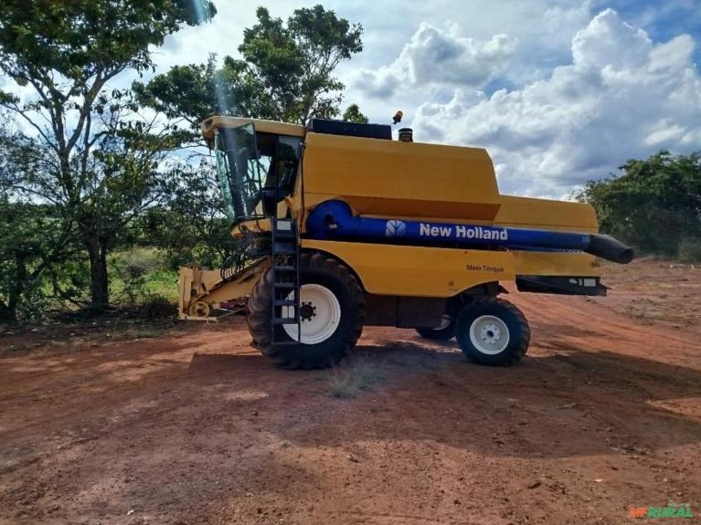 Colheitadeira New Holland TC5090 Imagem Colheitadeira New Holland TC5090