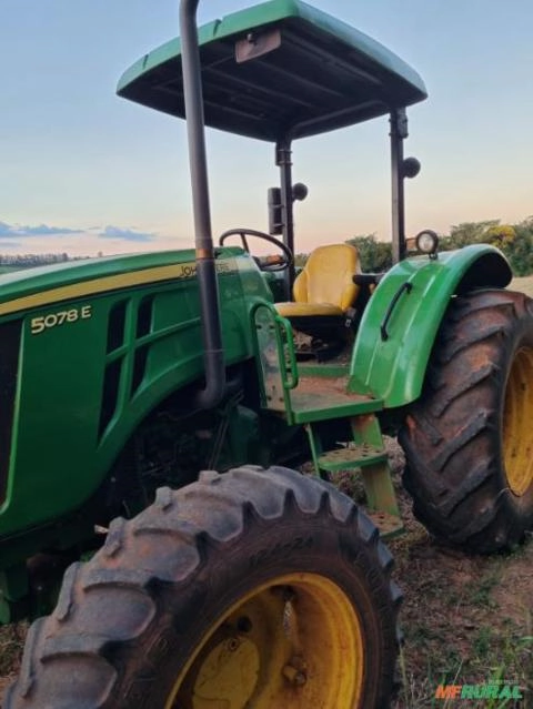 Trator John Deere 5078E Imagem Trator John Deere 5078E