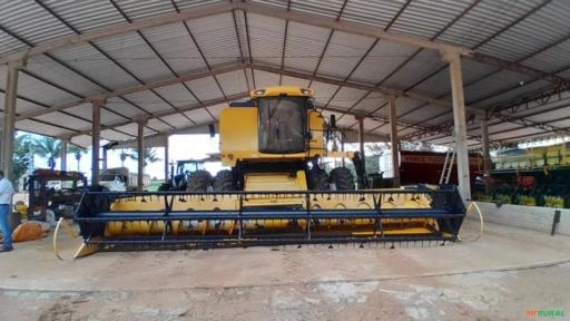 Colheitadeira New Holland TC5090 Imagem Colheitadeira New Holland TC5090