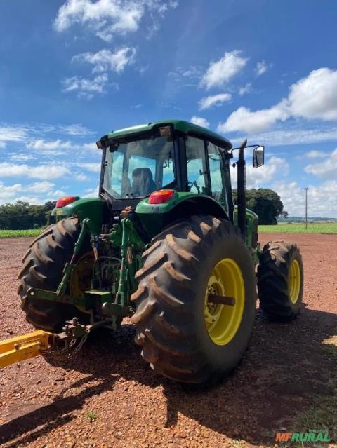 Trator John Deere 6145J Imagem Trator John Deere 6145J