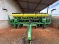 Plantadeira John Deere 1111 (A Vácuo) Imagem Plantadeira John Deere 1111 (A Vácuo)