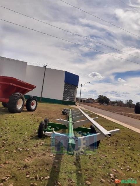 Imagem CARRETA PARA TRANSPORTE Imagem CARRETA PARA TRANSPORTE