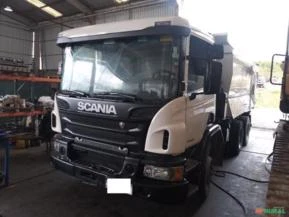 Caminhão Scania P 360 B6X4 CS ano 15