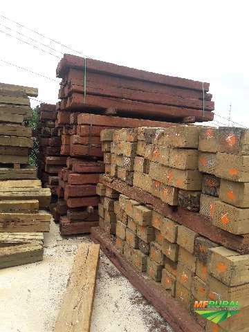 Dormentes de Madeira Imagem Dormentes de Madeira