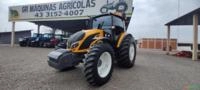 Trator Valtra A 144 cabinado. Imagem Trator Valtra A 144 cabinado.