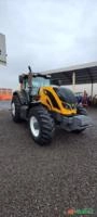 Trator Valtra BH 194 Hitech cabinado. Imagem Trator Valtra BH 194 Hitech cabinado.