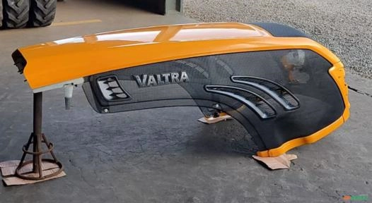 Imagem Capô para tratores Valtra linha BM 110/125 geração 3. Imagem Capô para tratores Valtra linha BM 110/125 geração 3.