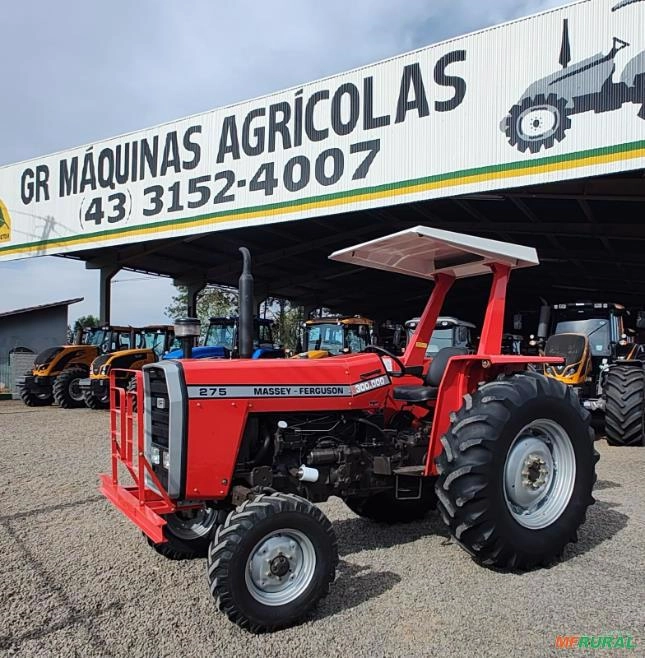 Trator Massey Ferguson MF 275 série 300.000 Imagem Trator Massey Ferguson MF 275 série 300.000