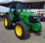 Trator John Deere 5078 cabinado. Imagem Trator John Deere 5078 cabinado.