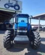 Trator New Holland TM 7040 cabinado. Imagem Trator New Holland TM 7040 cabinado.