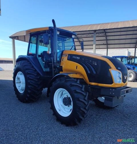 Trator Valtra BM 125 cabinado . Imagem Trator Valtra BM 125 cabinado .