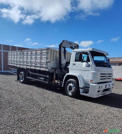 Caminhão Volkswagem 17.180 com munck TKA 12.700. Imagem Caminhão Volkswagem 17.180 com munck TKA 12.700.