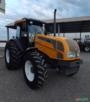 Trator Valtra BM 125 cabinado. Imagem Trator Valtra BM 125 cabinado.