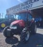 Trator Case Farmall 80 cabinado . Imagem Trator Case Farmall 80 cabinado .