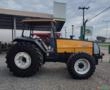 Trator Valtra BM 110 plataformado. Imagem Trator Valtra BM 110 plataformado.