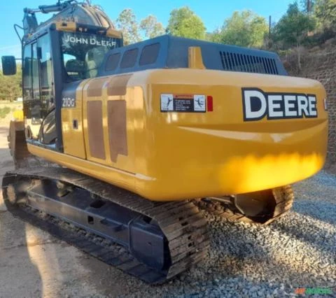 ESCAVADEIRA HIDRÁULICA JOHN DEERE, MODELO 210G, ANO DE FABRICAÇÃO 2016, PESO OPERACIONAL 21T