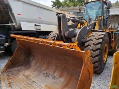 PÁ CARREGADEIRA JOHN DEERE 724K - 2014