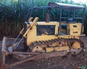 TRATOR DE ESTEIRAS KOMATSU, MODELO D30E SÉRIE ALTA, ANO 1986, EMBREAGEM