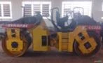 ROLO COMPACTADOR VIBRATÓRIO DYNAPAC, MODELO CC222, ANO DE FABRICAÇÃO 1999, ÚNICO DONO, MANUTENÇÕES