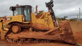 TRATOR DE ESTEIRAS CATERPILLAR D8T ANO 2018