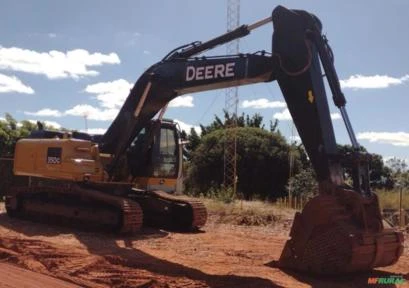 ESCAVADEIRA JOHN DEERE, MODELO 350G LC, ANO 2015