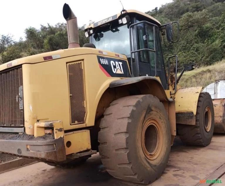 PÁ CARREGADEIRA CATERPILLAR, MODELO 966H, ANO 2013