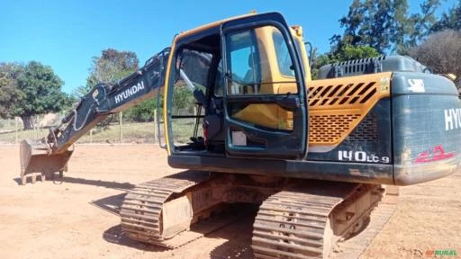 ESCAVADEIRA HYUNDAI, MODELO ROBEX 140LC-9, ANO 2020, ÚNICO DONO