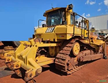 TRATOR DE ESTEIRAS CATERPILLAR, MODELO D6T XL, ANO 2011