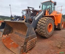 PÁ CARREGADEIRA DOOSAN, MODELO DL550(PORTE DA CAT 980), ANO 2018