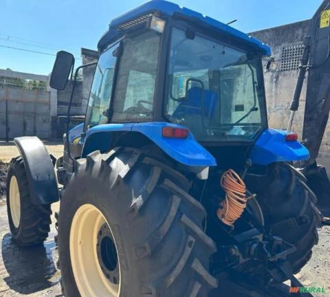 TRATOR AGRÍCOLA NEW HOLLAND, MODELO TS6020 4X4, ANO 2013, COM 5.088HS TRABALHADAS, CABINE COM A/C