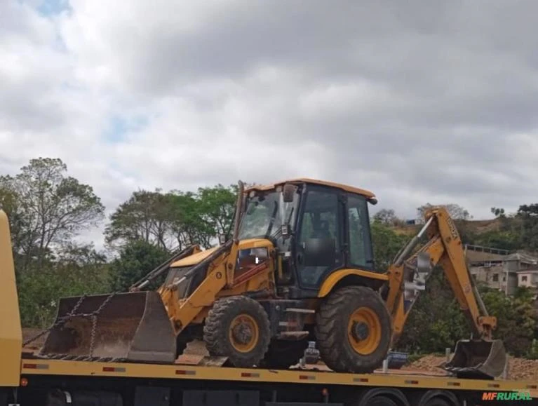 RETROESCAVADEIRA JCB, MODELO 3CX 4X4, ANO DE FABRICAÇÃO 2019, ÚNICO DONO, TODAS AS REVISÕES FEITAS D