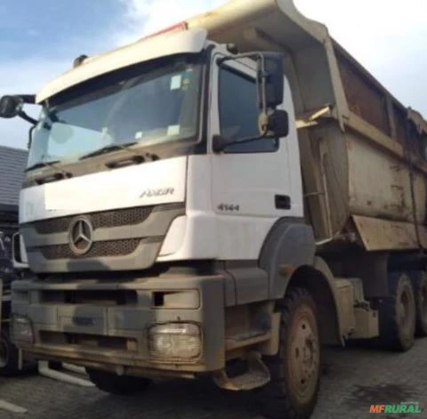 CAMINHÃO CAÇMABA MERCEDES BENZ AXOR 4144 6X4 ANO 2021, DE ÚNICO DONO, CAÇAMBA ROSSETTI, 30.000 KMS R