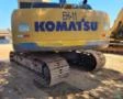 ESCAVADEIRA KOMATSU PC200 ANO 2012, COM 12.400 HORAS TRABALHADAS, CABINE FECHADA COM AR CONDICIONADO