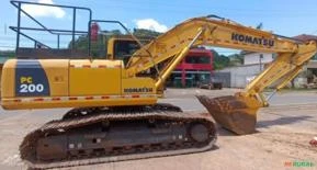 ESCAVADEIRA KOMATSU, MODELO PC200-8, ANO 2013, ÚNICO DONO, NF DE ORIGEM, COM 10.000HS TRABALHADAS