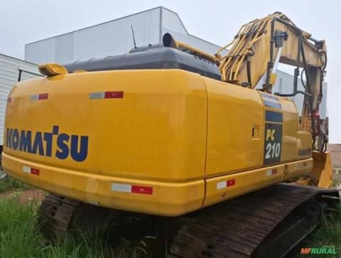 ESCAVADEIRA KOMATSU, MODELO PC 210, ANO 2020