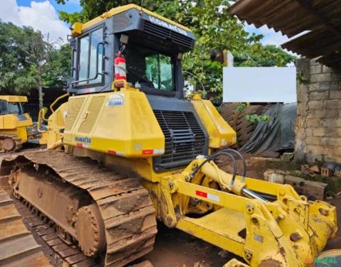 TRATOR DE ESTEIRAS KOMATSU, MODELO D61EX-23M0, ANO 2016, COM 20.870 HORAS TRABALHADAS, RIPPER