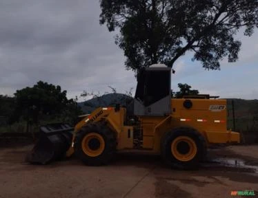 PÁ CARREGADEIRA NEW HOLLAND 12B ANO 2010, MOTOR NOVO, EMBUCHAMENTO 100%, PNEUS NOVOS NA DIANTEIRA, S